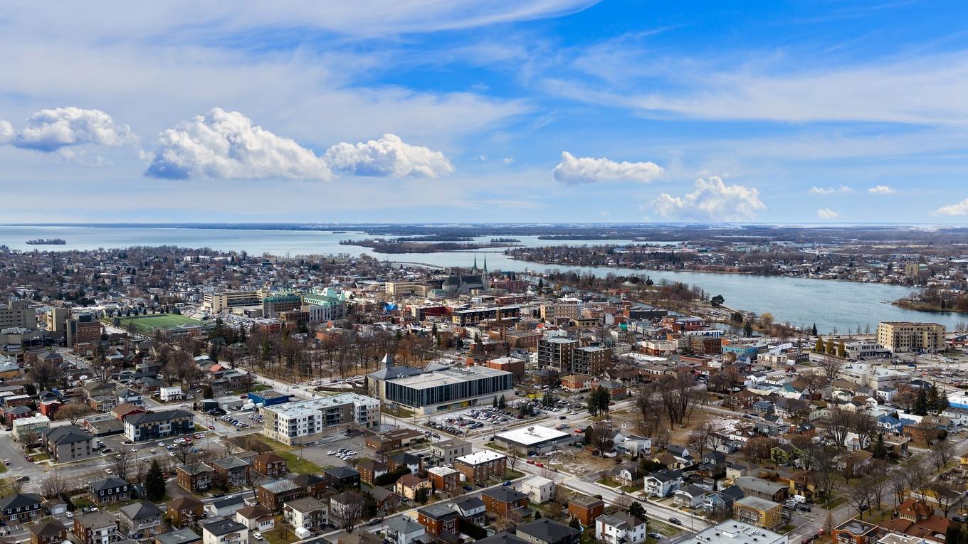 Photo aérienne - 115 - 115A Rue Mclaren, Salaberry-De-Valleyfield, QC - Outdoor With Body Of Water With View