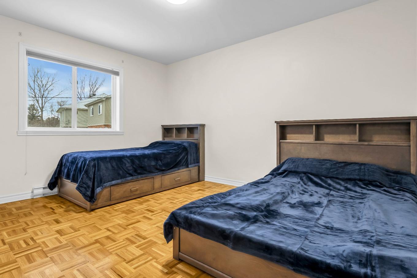 Chambre à coucher - 12809 Rue Brook, Montréal (Pierrefonds-Roxboro), QC - Indoor Photo Showing Bedroom