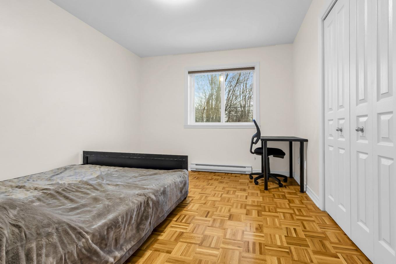 Chambre à coucher - 12809 Rue Brook, Montréal (Pierrefonds-Roxboro), QC - Indoor Photo Showing Bedroom