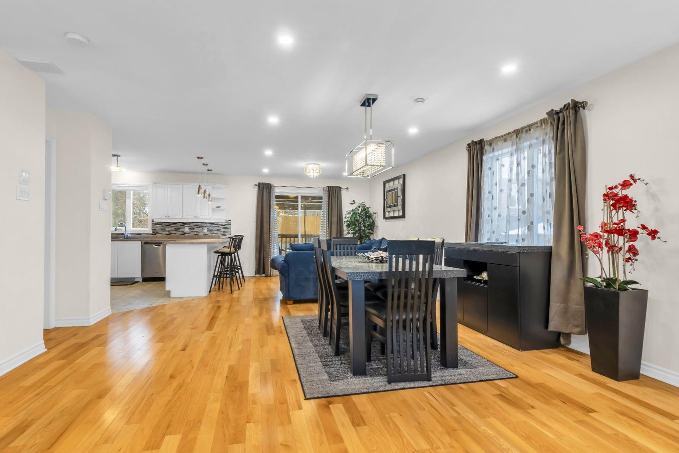 Salle à manger - 12809 Rue Brook, Montréal (Pierrefonds-Roxboro), QC - Indoor Photo Showing Dining Room