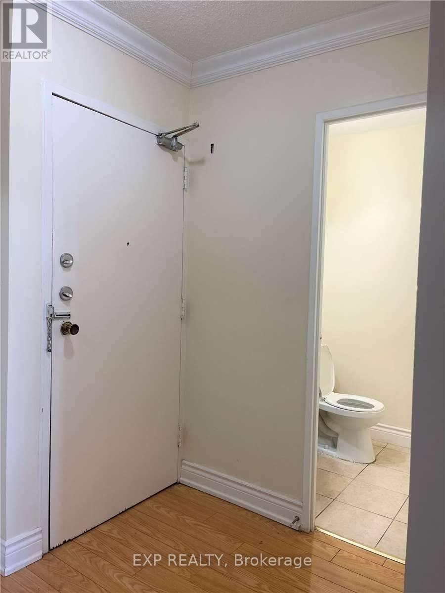 330 - 3025 The Credit Woodlands Road, Mississauga, ON - Indoor