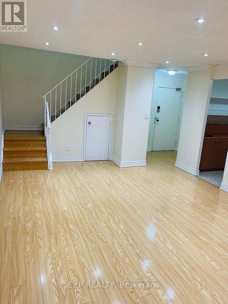 330 - 3025 The Credit Woodlands Road, Mississauga, ON - Indoor