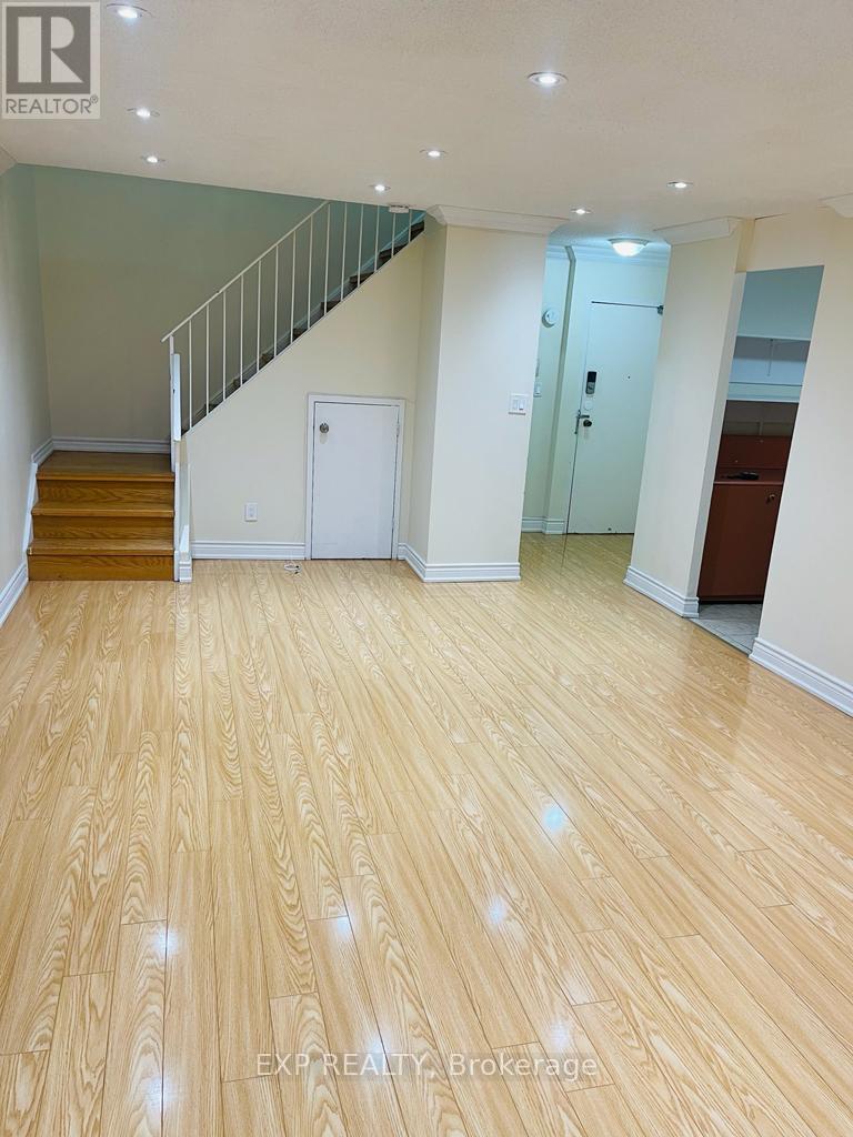 330 - 3025 The Credit Woodlands Road, Mississauga, ON - Indoor Photo Showing Other Room