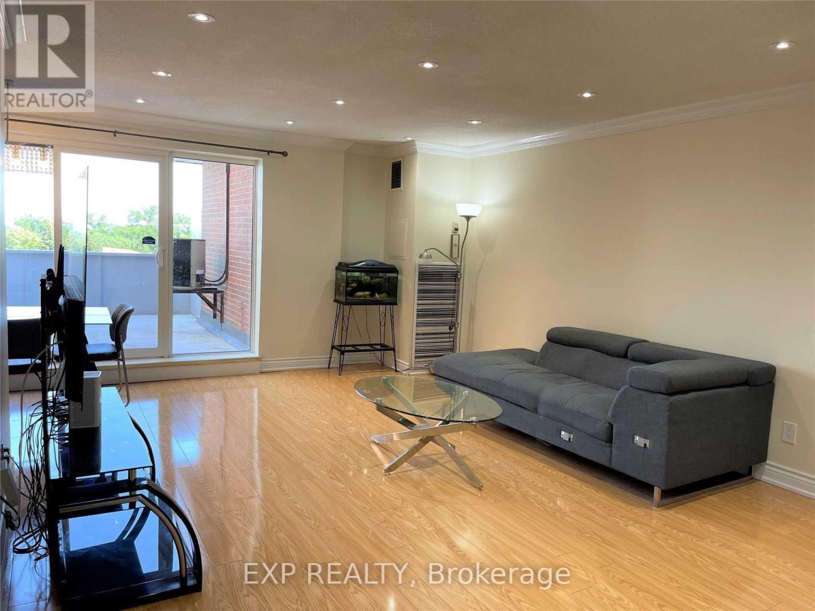 330 - 3025 The Credit Woodlands Road, Mississauga, ON - Indoor