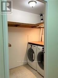 330 - 3025 The Credit Woodlands Road, Mississauga, ON - Indoor Photo Showing Laundry Room