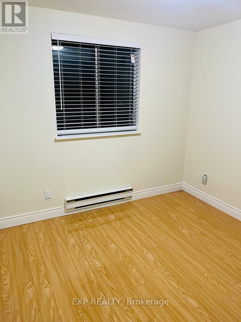 330 - 3025 The Credit Woodlands Road, Mississauga, ON - Indoor Photo Showing Other Room