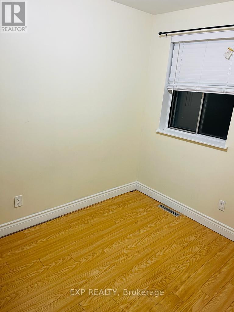 330 - 3025 The Credit Woodlands Road, Mississauga, ON - Indoor Photo Showing Other Room