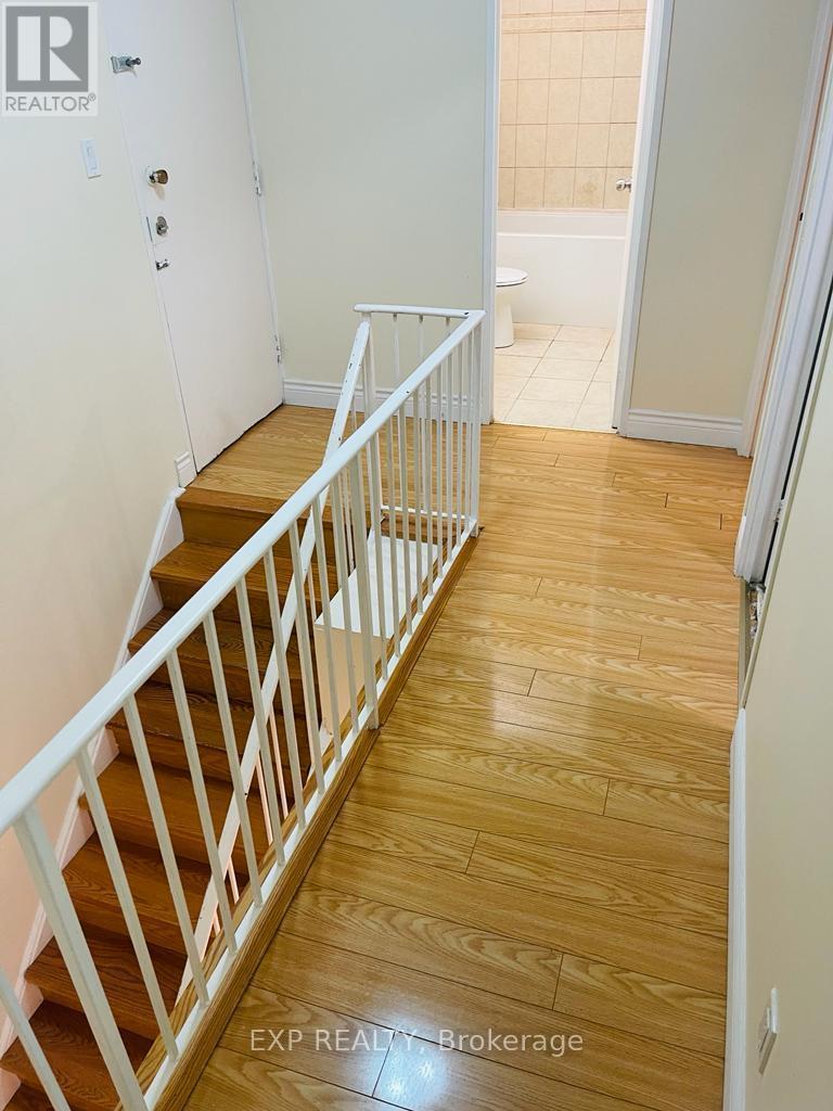 330 - 3025 The Credit Woodlands Road, Mississauga, ON - Indoor Photo Showing Other Room