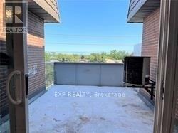 330 - 3025 The Credit Woodlands Road, Mississauga, ON - Outdoor