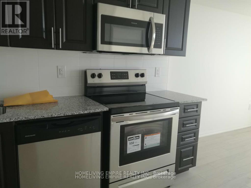 902 - 3091 Dufferin Street, Toronto, ON - Indoor Photo Showing Kitchen