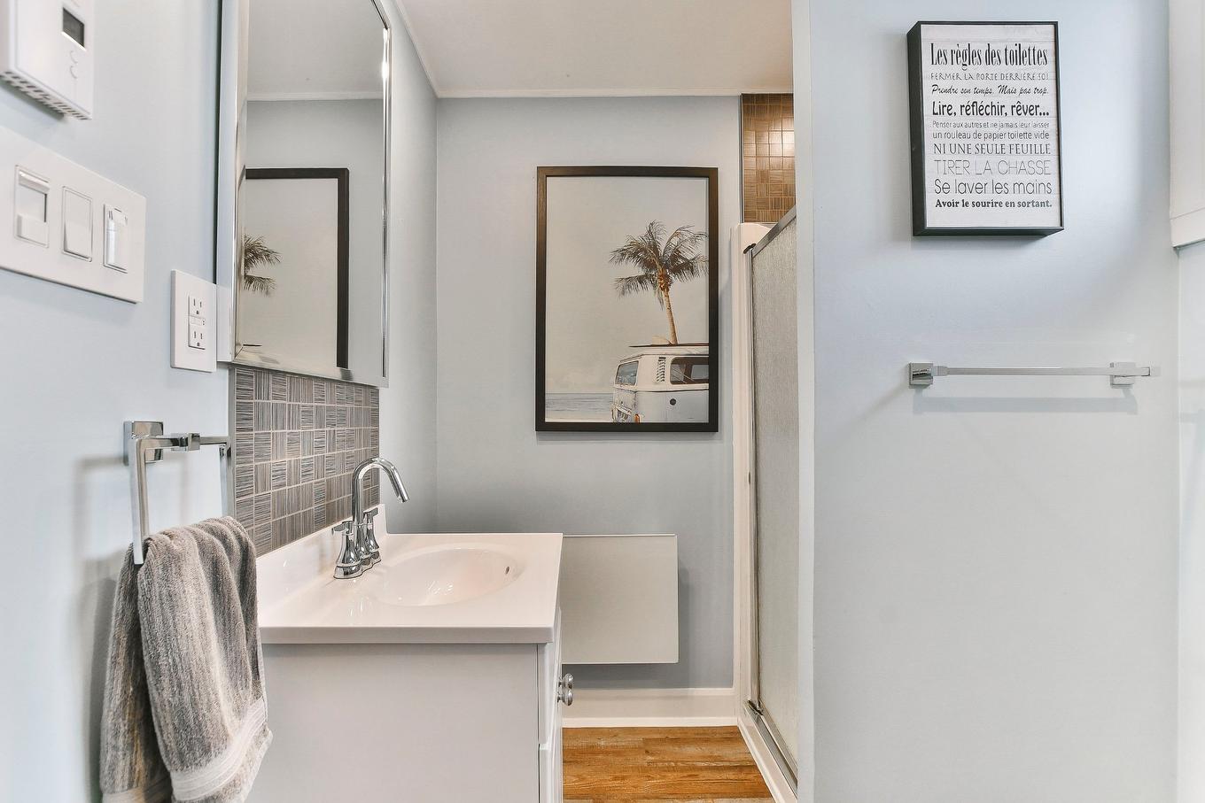 Salle de bains - 1364 Av. St-Jean, Mascouche, QC - Indoor Photo Showing Bathroom