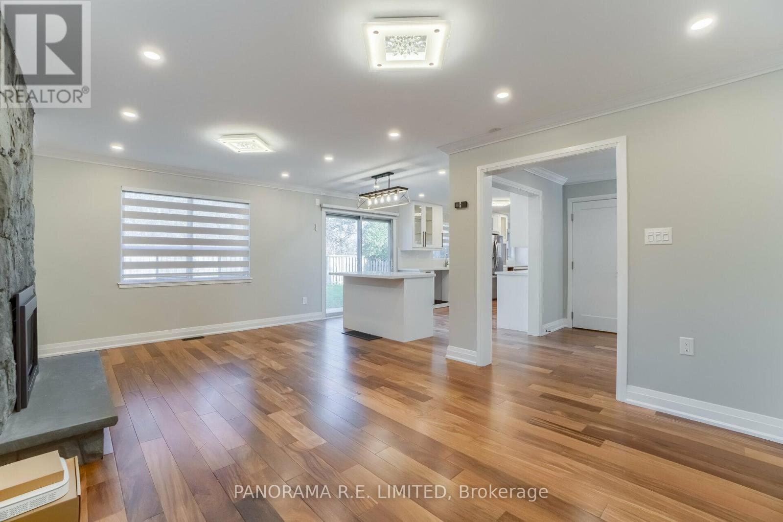 100 Poplar Heights Drive, Toronto, ON - Indoor Photo Showing Other Room