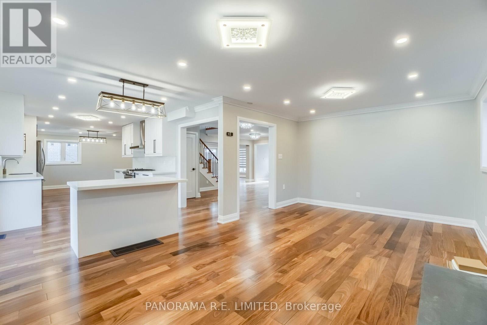 100 Poplar Heights Drive, Toronto, ON - Indoor