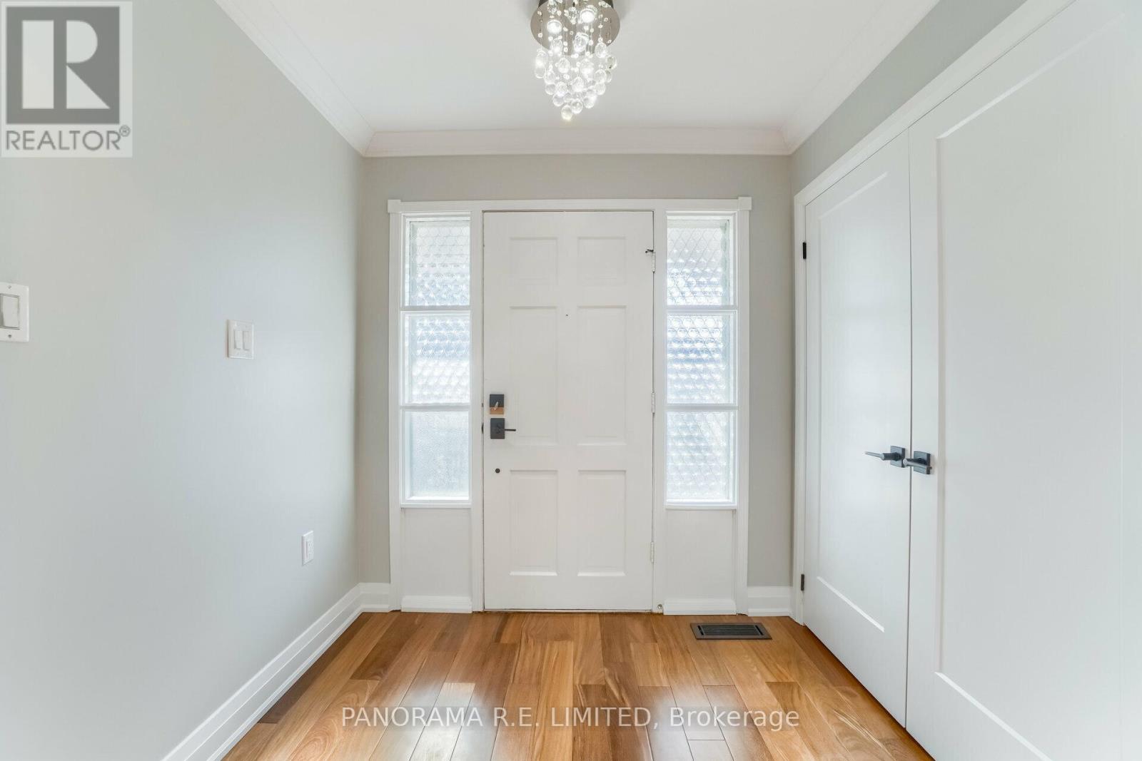 100 Poplar Heights Drive, Toronto, ON - Indoor Photo Showing Other Room