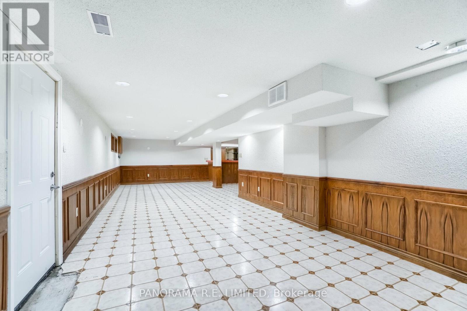 100 Poplar Heights Drive, Toronto, ON - Indoor Photo Showing Other Room