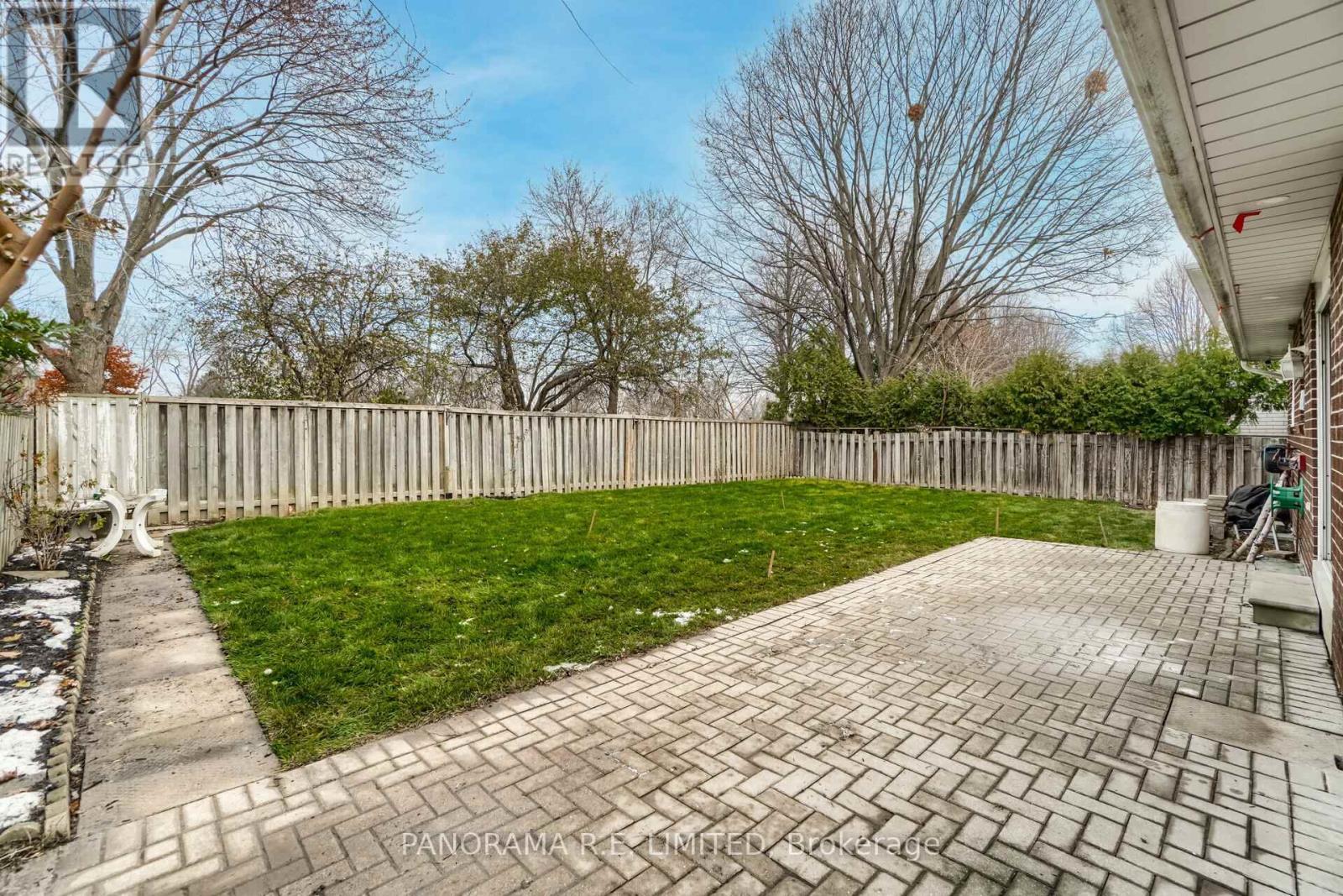 100 Poplar Heights Drive, Toronto, ON - Outdoor