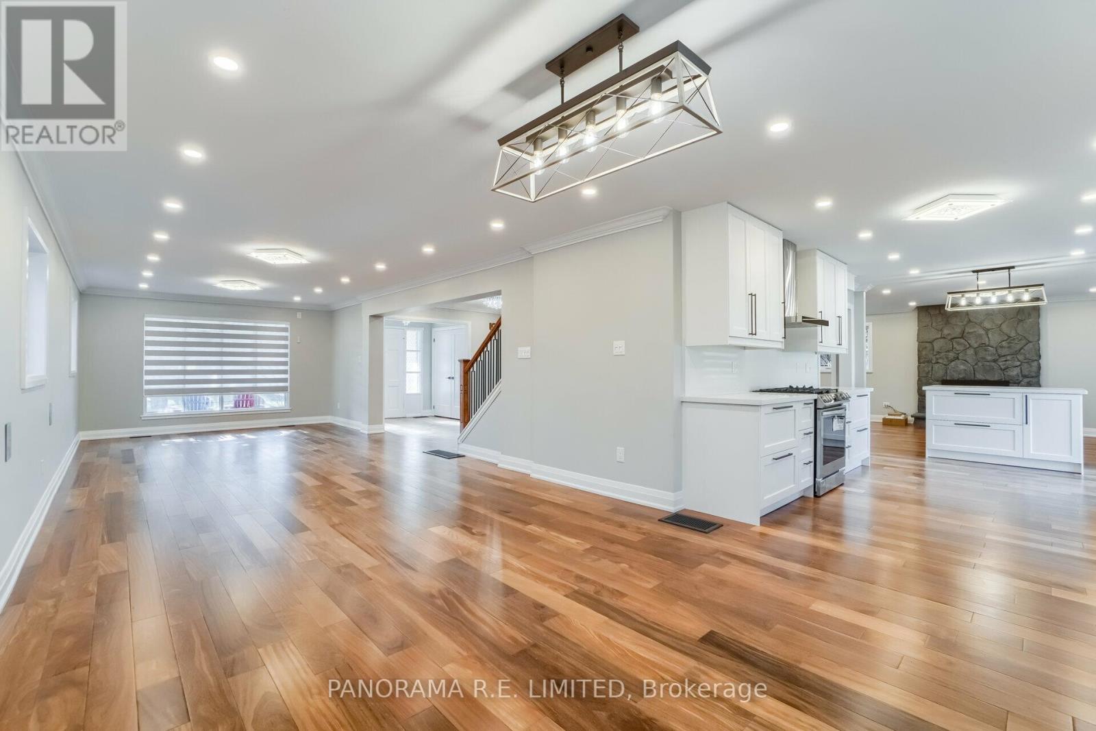 100 Poplar Heights Drive, Toronto, ON - Indoor