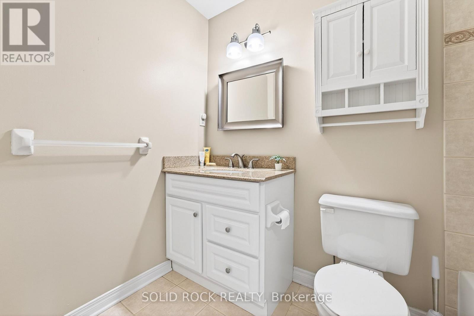 Main bathroom - 395 Mackay Street, Ottawa, ON - Indoor Photo Showing Bathroom