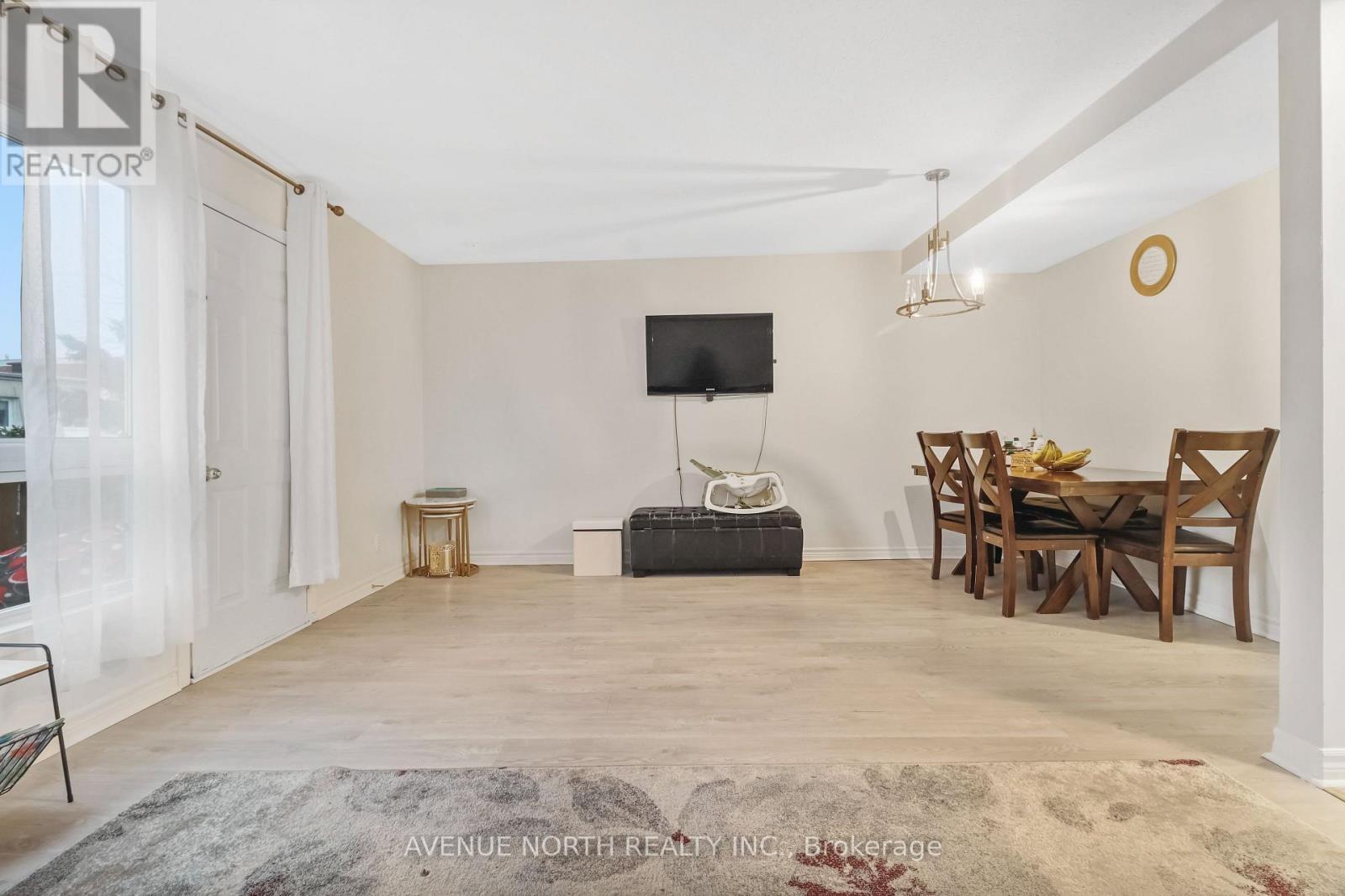 25 - 665 Hochelaga Street, Ottawa, ON - Indoor Photo Showing Dining Room