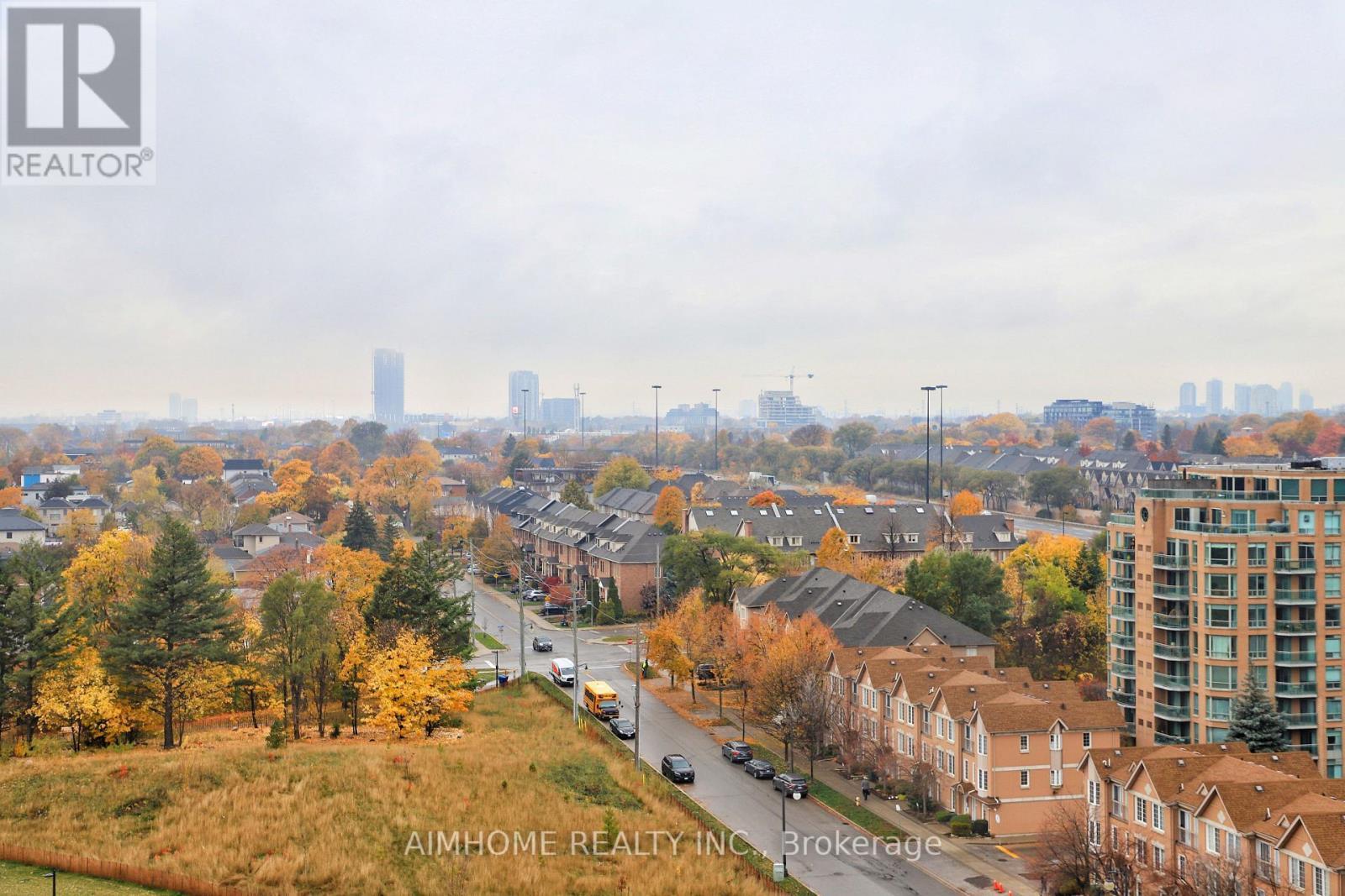 1120 - 251 Manitoba Street, Toronto, ON - Outdoor With View