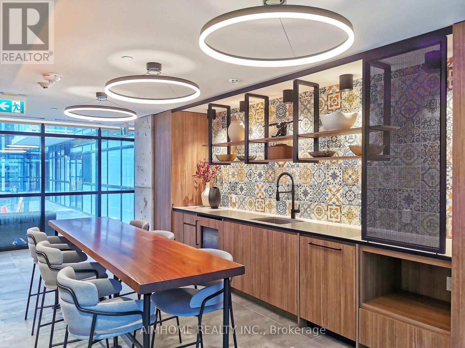 1120 - 251 Manitoba Street, Toronto, ON - Indoor