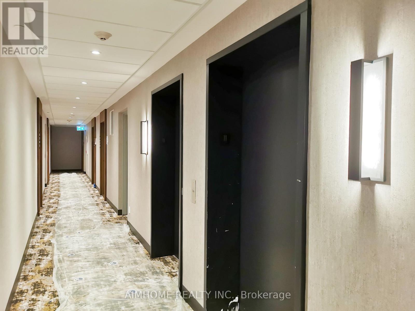 1120 - 251 Manitoba Street, Toronto, ON - Indoor Photo Showing Other Room