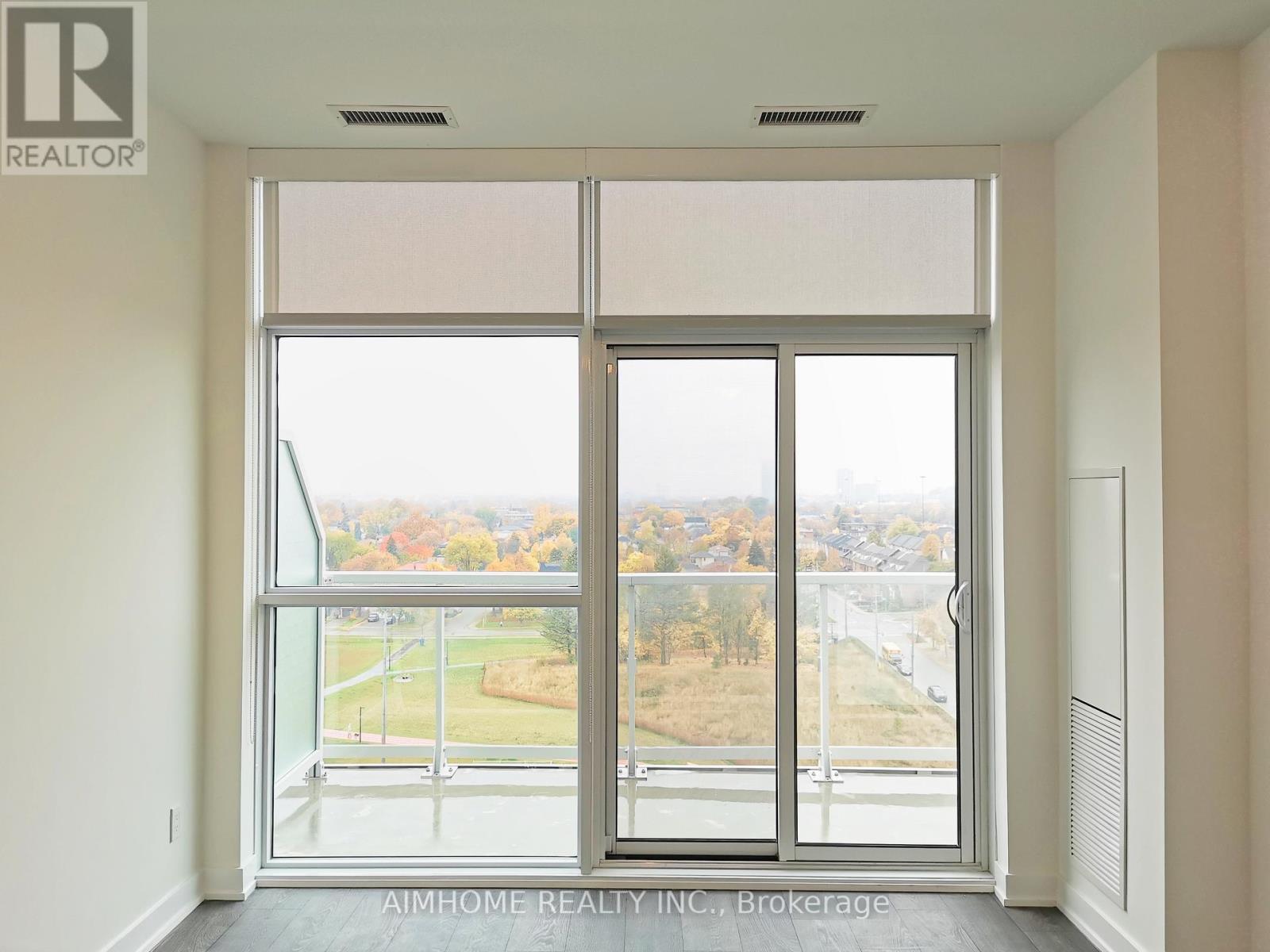 1120 - 251 Manitoba Street, Toronto, ON - Indoor Photo Showing Other Room