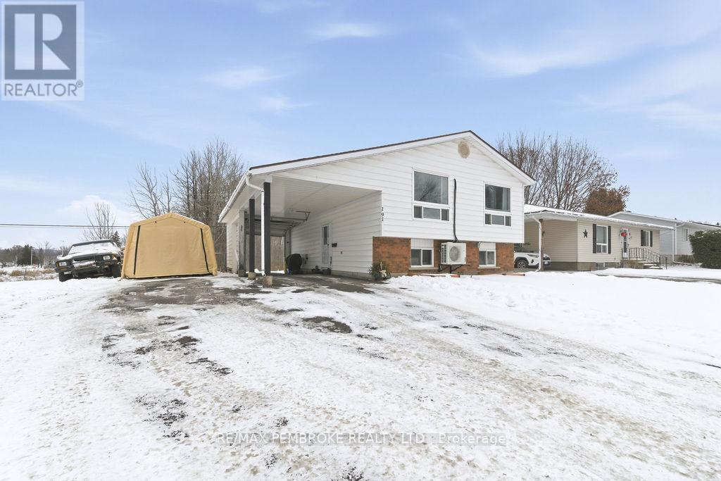 New energy efficient heating and cooling - 191 Cecil Street, Pembroke, ON - Outdoor