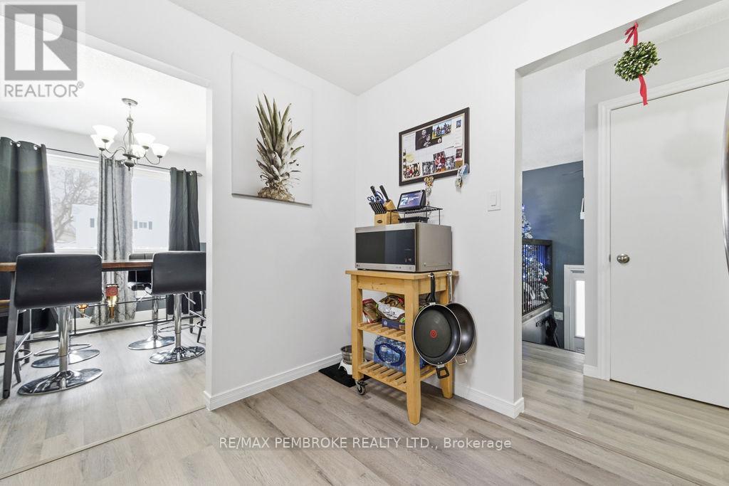 191 Cecil Street, Pembroke, ON - Indoor Photo Showing Office