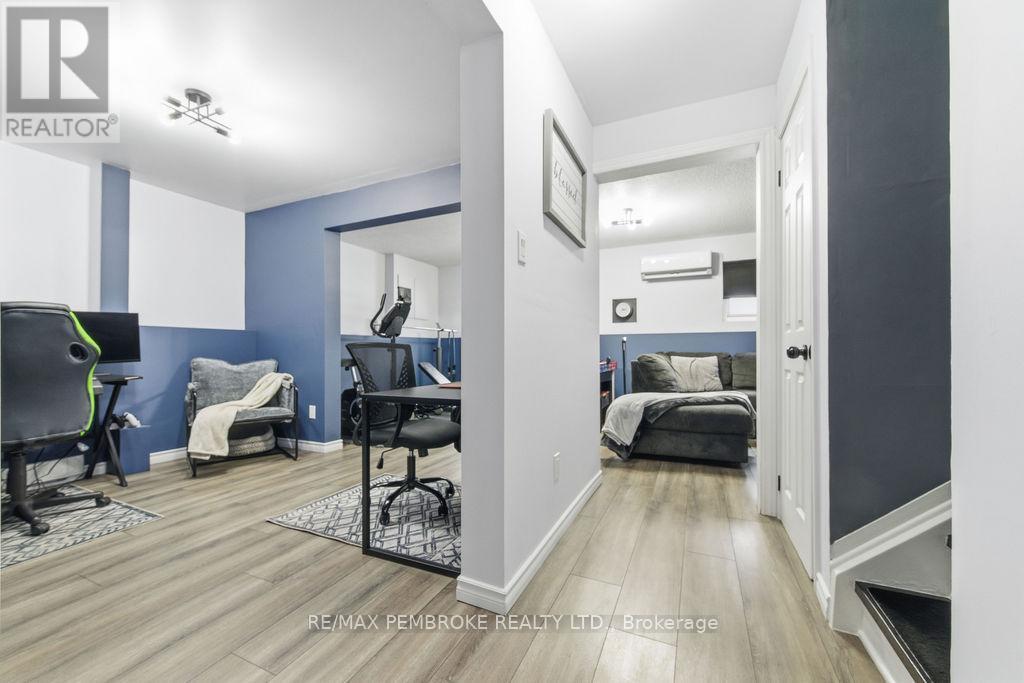 191 Cecil Street, Pembroke, ON - Indoor Photo Showing Other Room