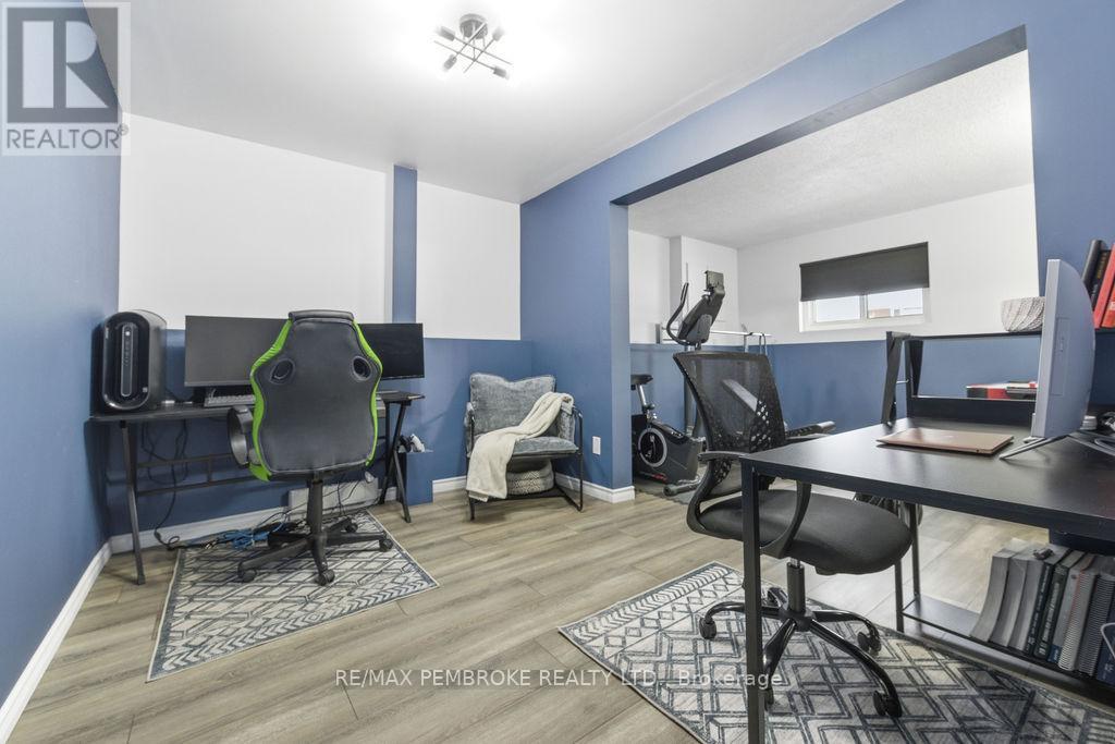 191 Cecil Street, Pembroke, ON - Indoor