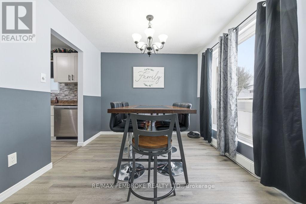 191 Cecil Street, Pembroke, ON - Indoor Photo Showing Other Room