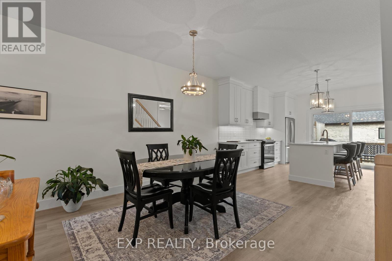31 - 744 Nelson Street W, Norfolk, ON - Indoor Photo Showing Dining Room
