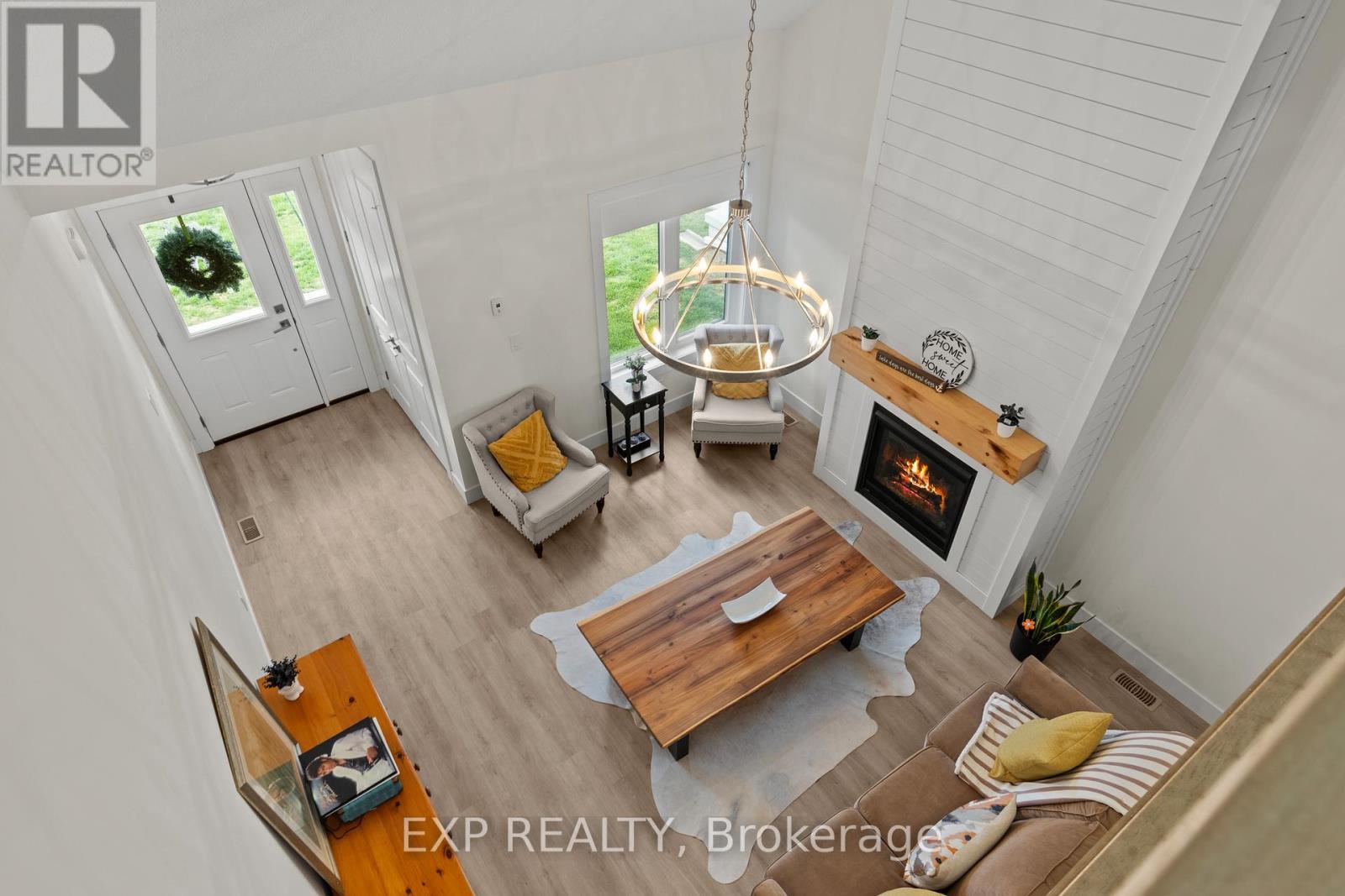 31 - 744 Nelson Street W, Norfolk, ON - Indoor With Fireplace