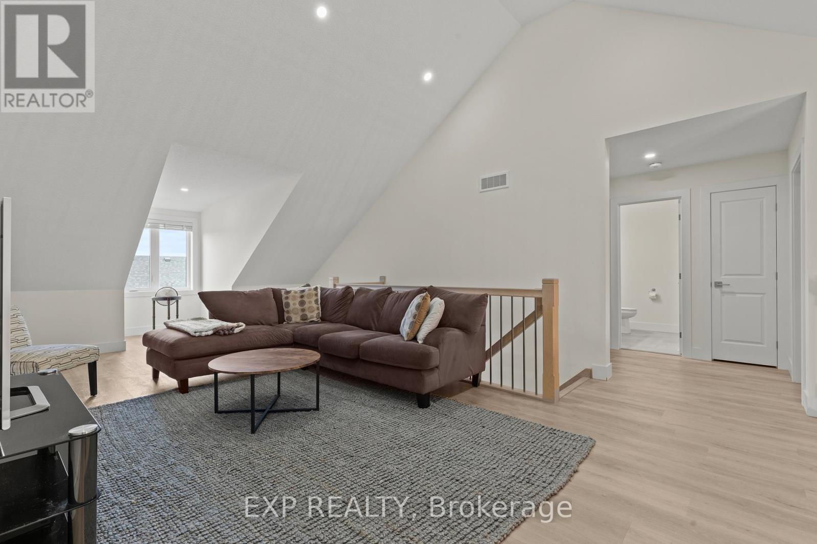 31 - 744 Nelson Street W, Norfolk, ON - Indoor