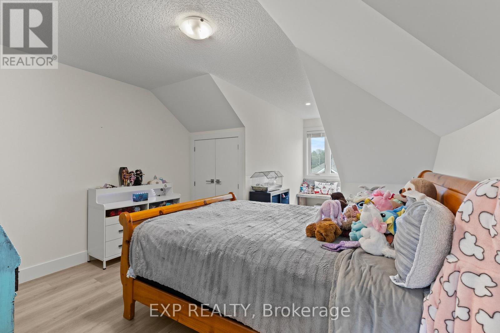 31 - 744 Nelson Street W, Norfolk, ON - Indoor Photo Showing Bedroom