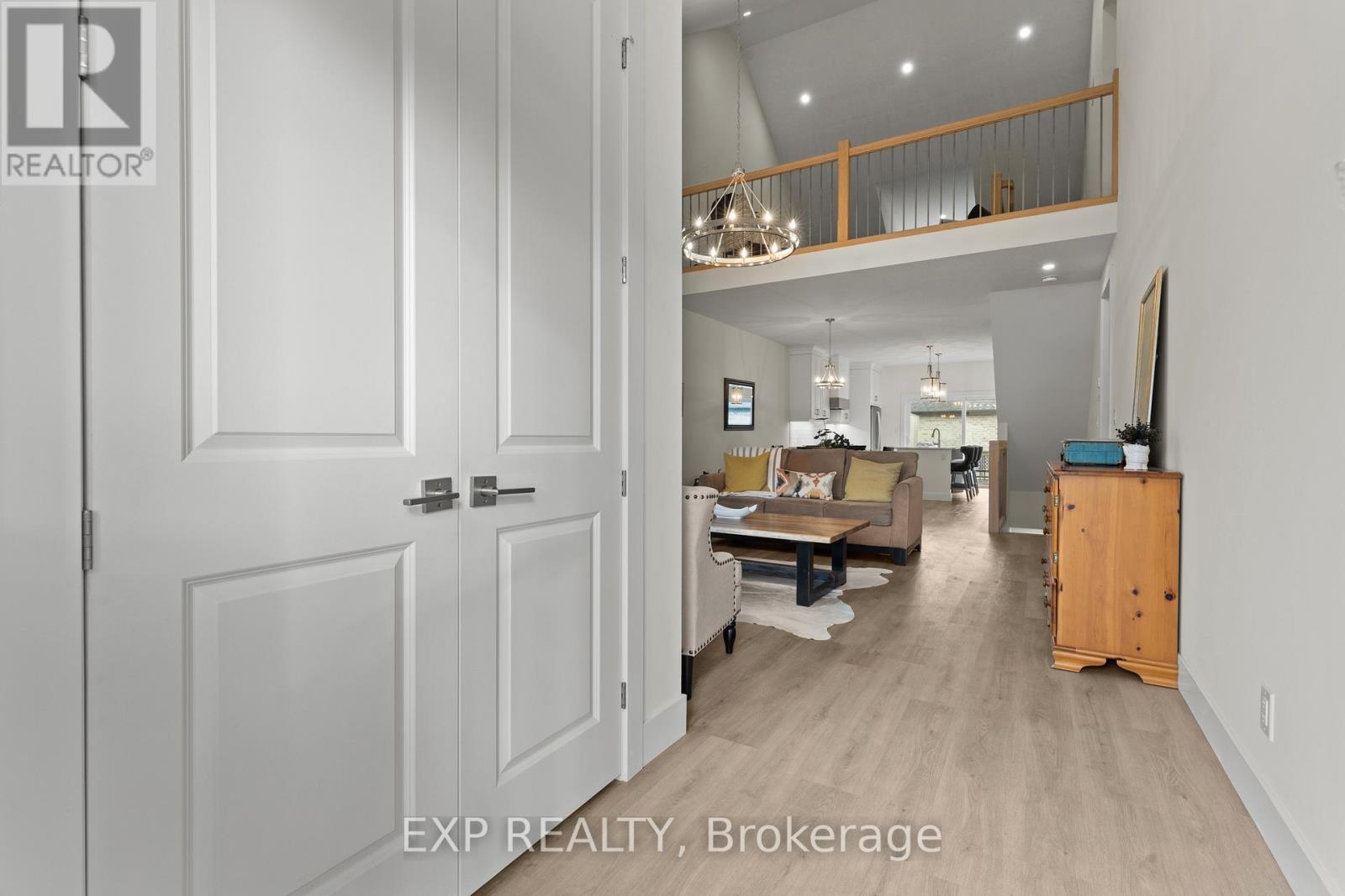 31 - 744 Nelson Street W, Norfolk, ON - Indoor Photo Showing Other Room