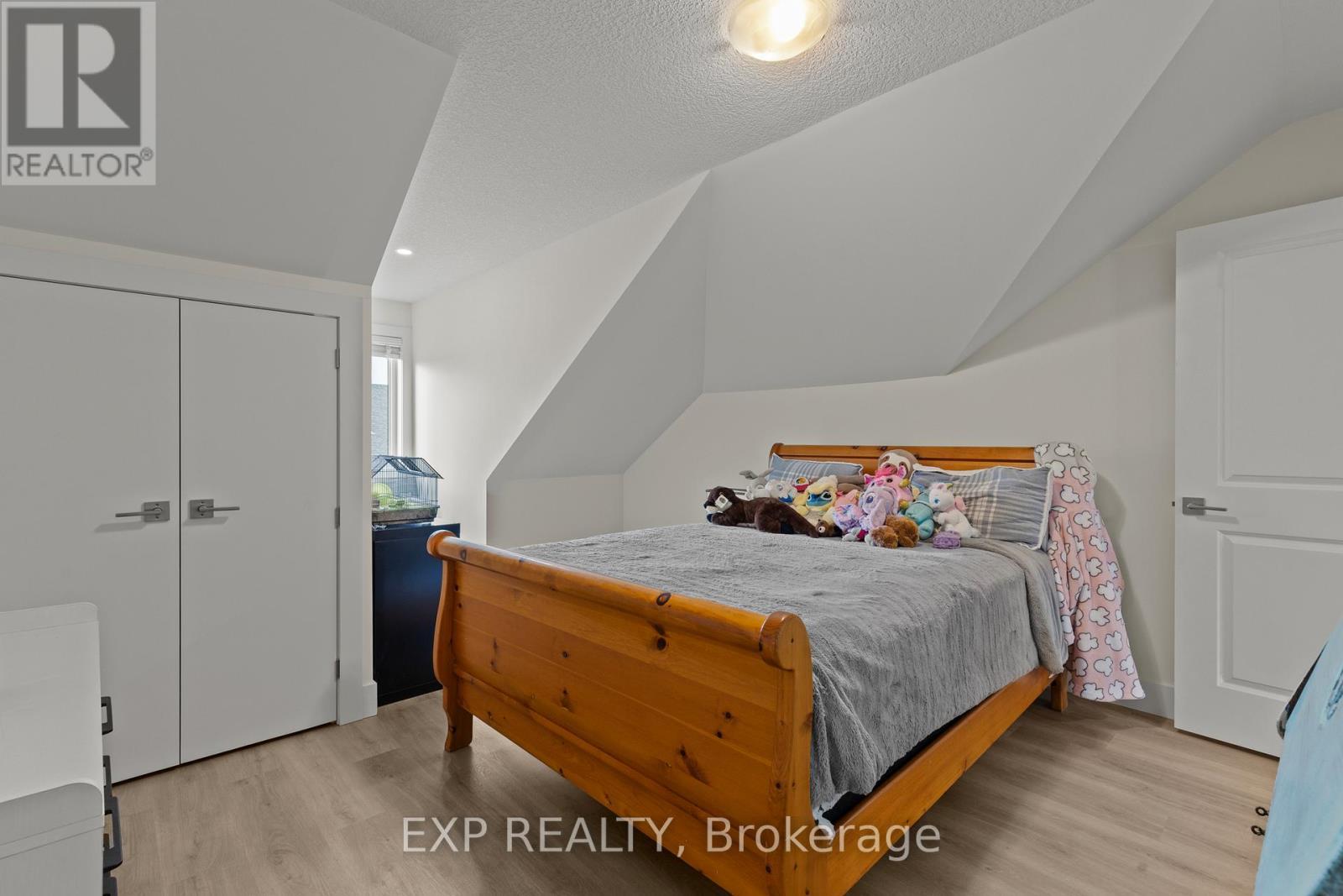 31 - 744 Nelson Street W, Norfolk, ON - Indoor Photo Showing Bedroom