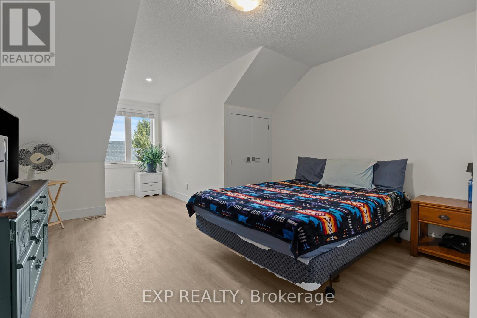 31 - 744 Nelson Street W, Norfolk, ON - Indoor Photo Showing Bedroom