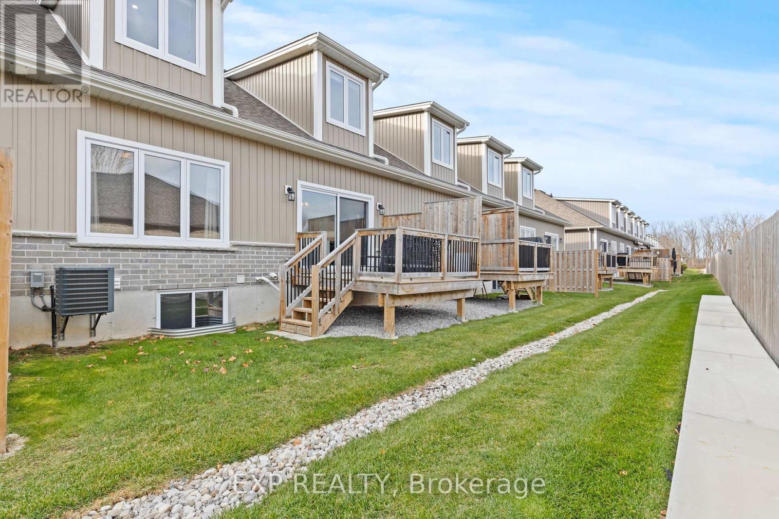 31 - 744 Nelson Street W, Norfolk, ON - Outdoor