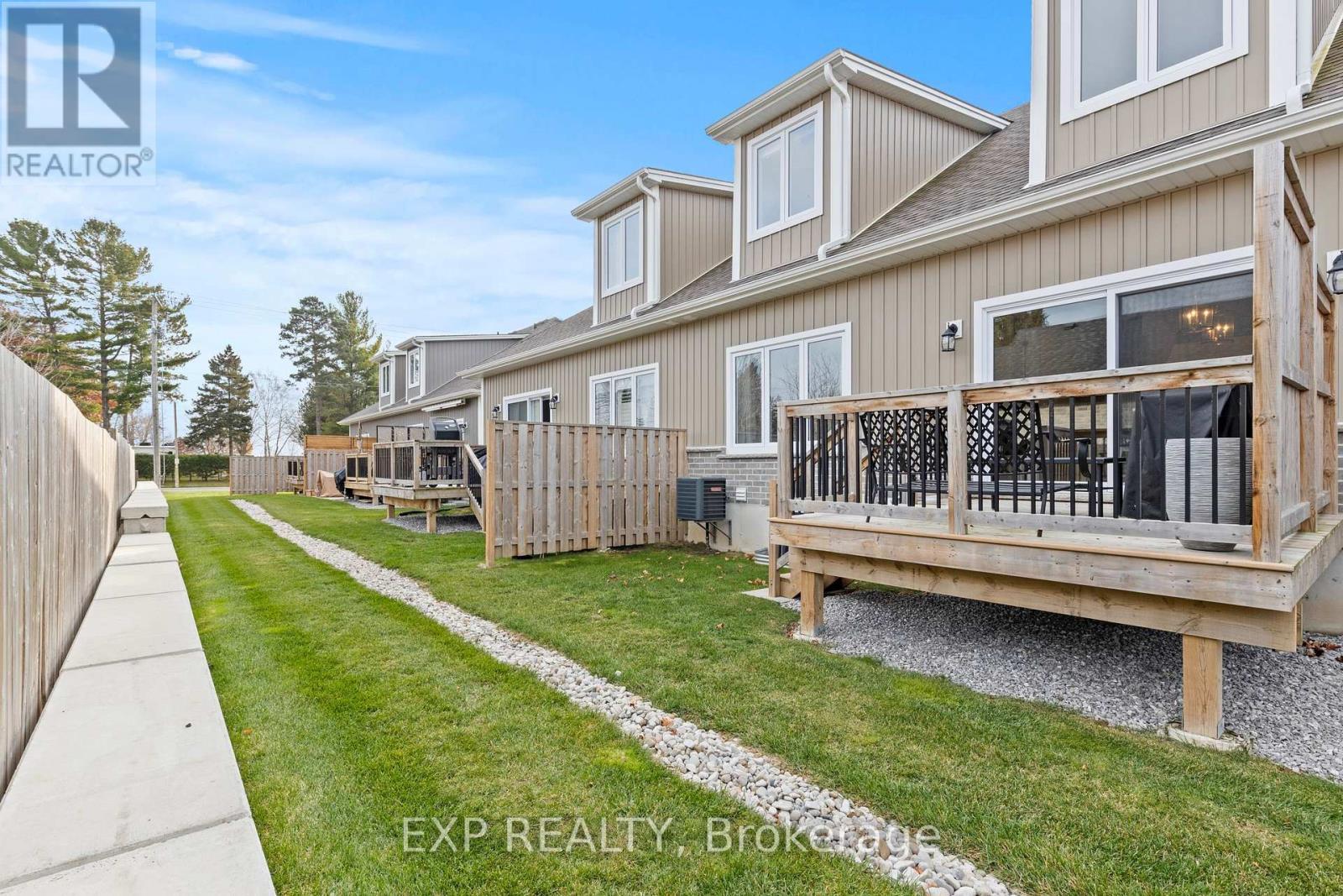 31 - 744 Nelson Street W, Norfolk, ON - Outdoor With Deck Patio Veranda