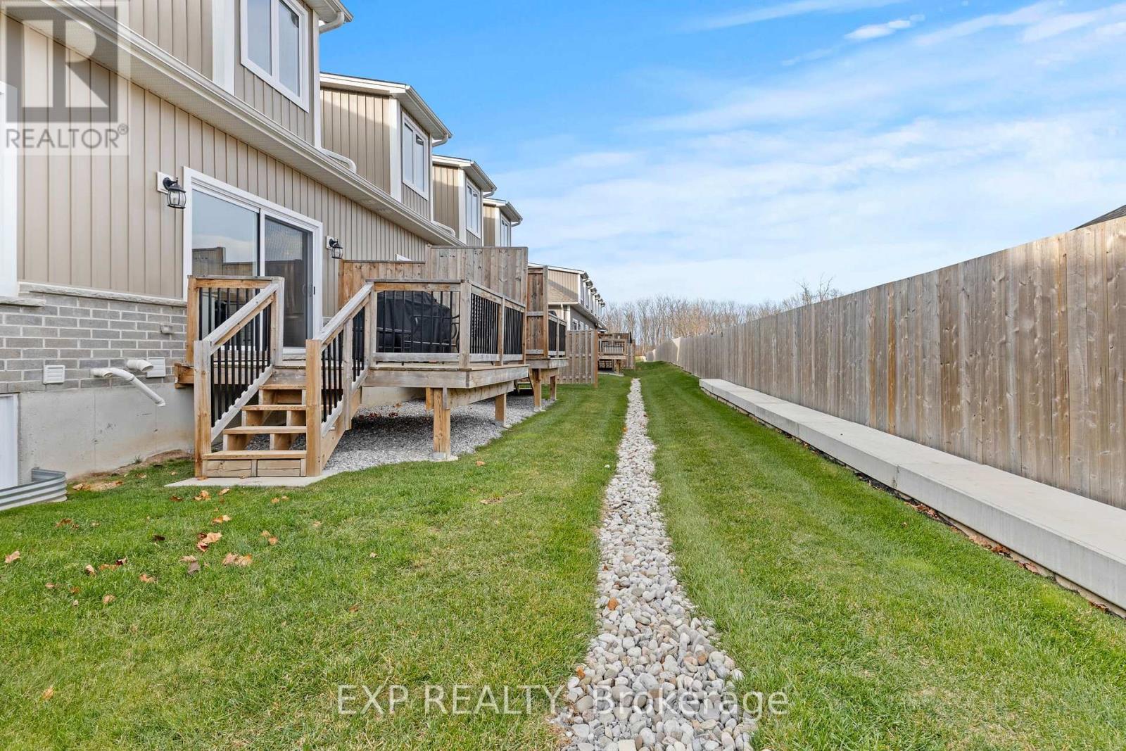 31 - 744 Nelson Street W, Norfolk, ON - Outdoor