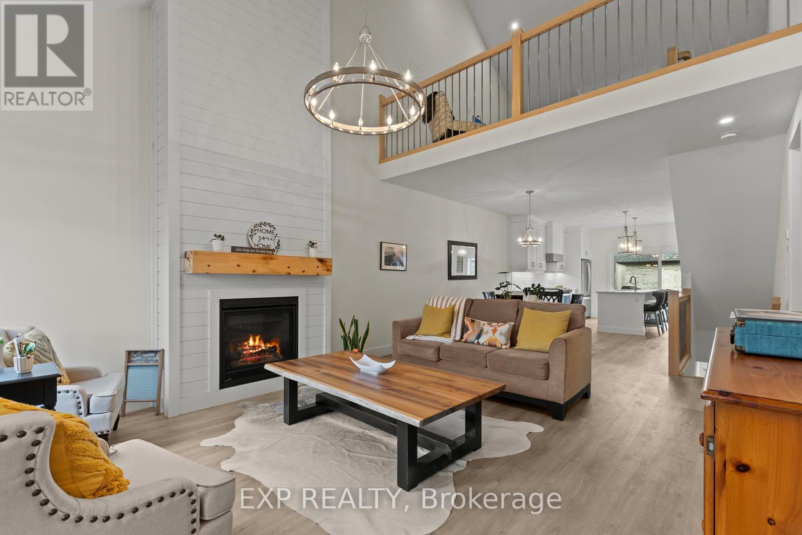 31 - 744 Nelson Street W, Norfolk, ON - Indoor Photo Showing Living Room With Fireplace