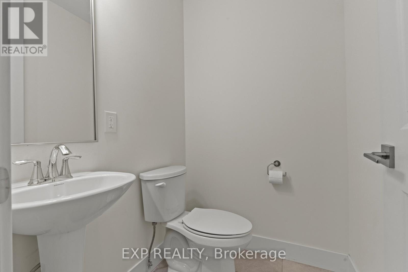 31 - 744 Nelson Street W, Norfolk, ON - Indoor Photo Showing Bathroom