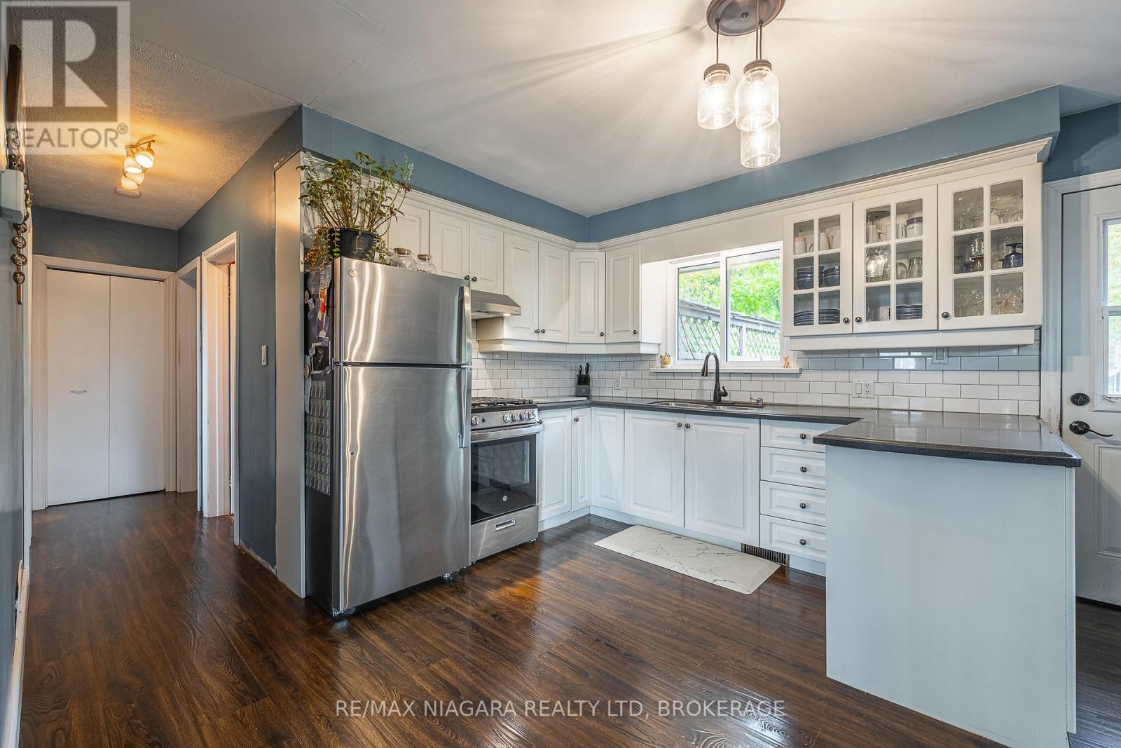 22009 Side Road 20, Wainfleet (Marshville/Winger), ON - Indoor Photo Showing Kitchen