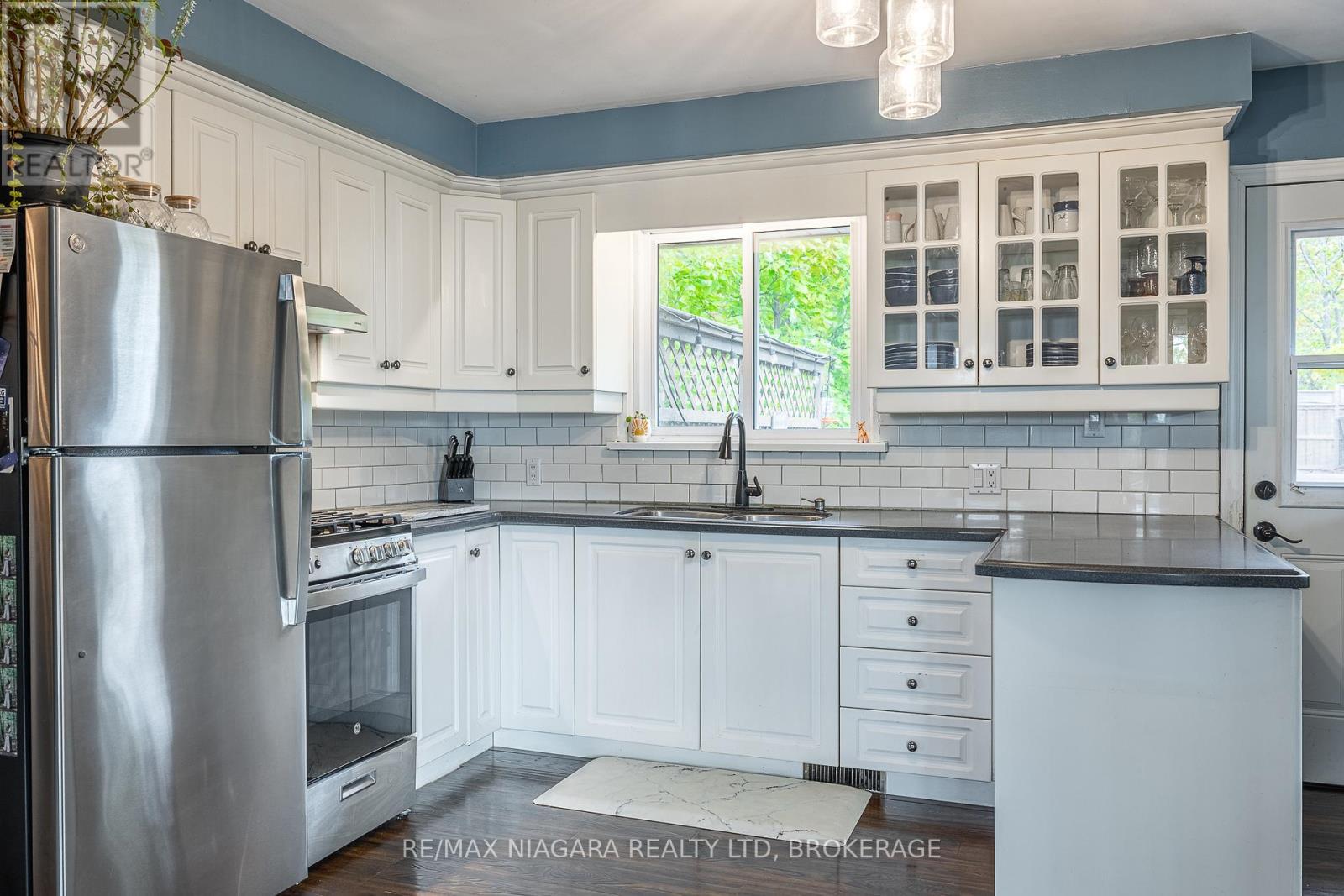 22009 Side Road 20, Wainfleet (Marshville/Winger), ON - Indoor Photo Showing Kitchen