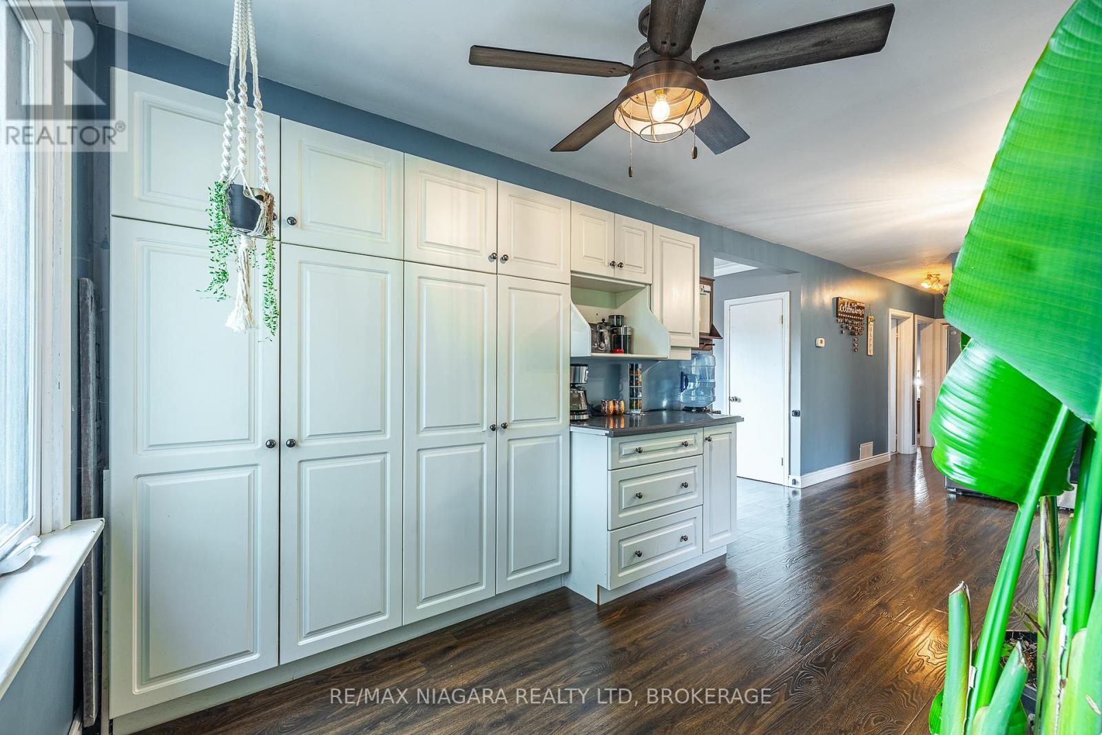 22009 Side Road 20, Wainfleet (Marshville/Winger), ON - Indoor Photo Showing Kitchen