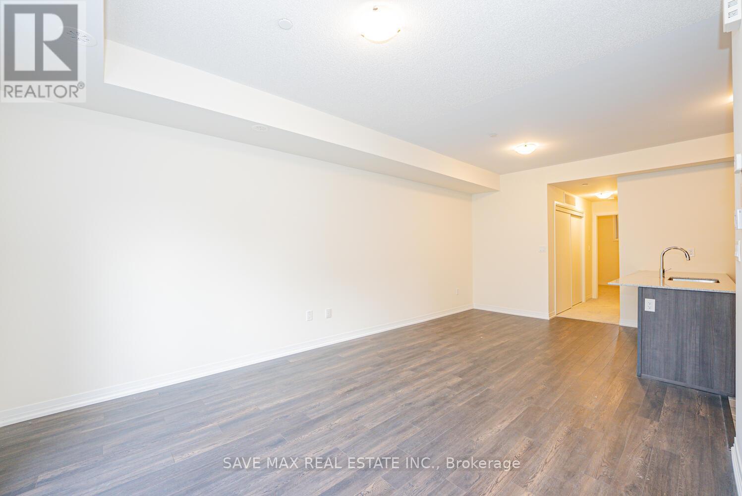 5 - 30 Liben Way, Toronto, ON - Indoor Photo Showing Other Room