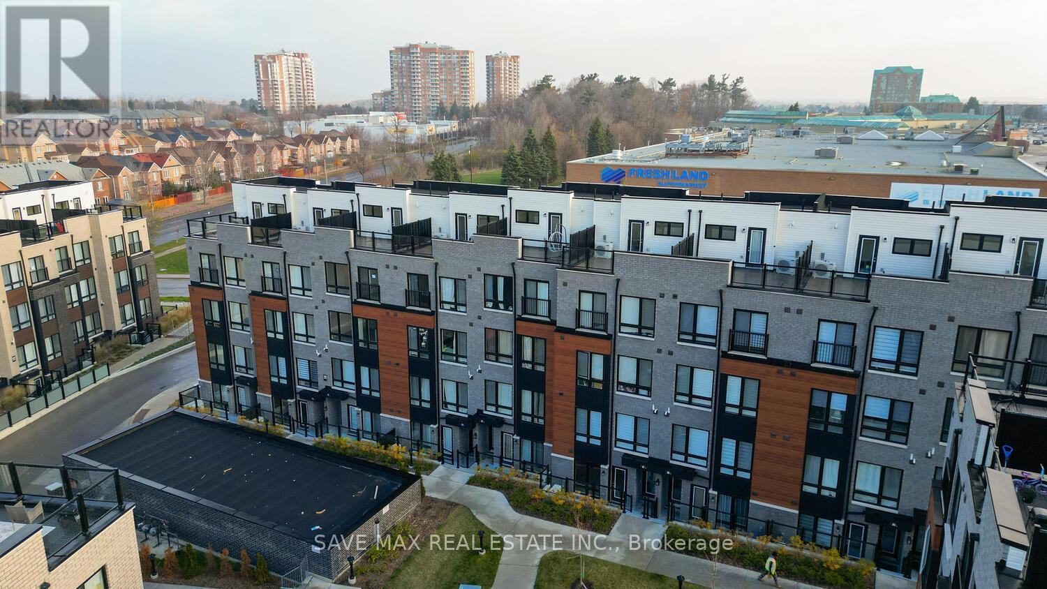 5 - 30 Liben Way, Toronto, ON - Outdoor