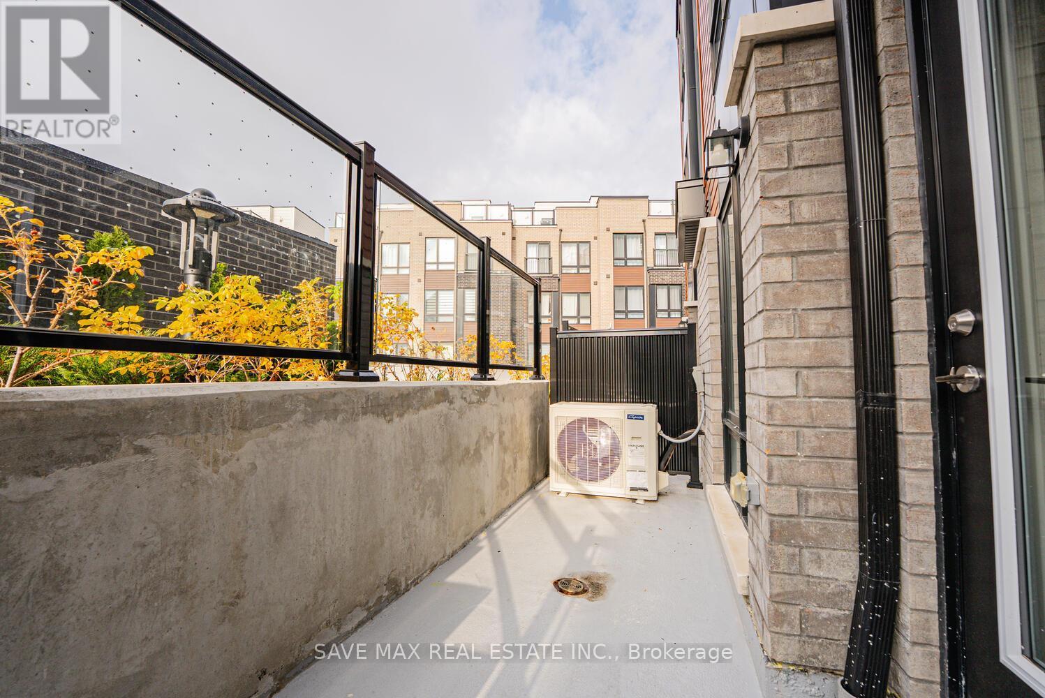 5 - 30 Liben Way, Toronto, ON - Outdoor